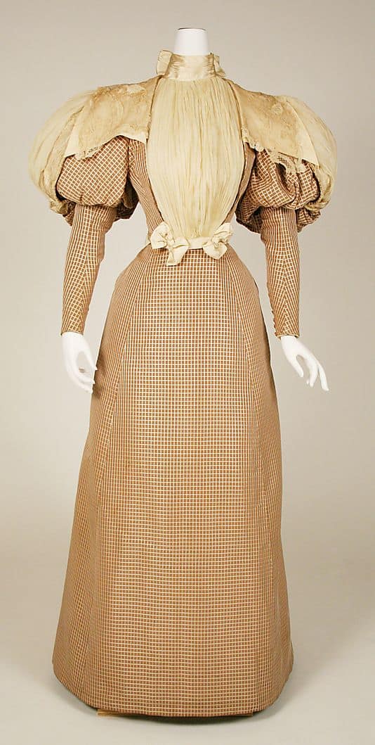 The Victorian lady's way to keep warm: See fashionable fall & winter  clothing from 1891 - Click Americana